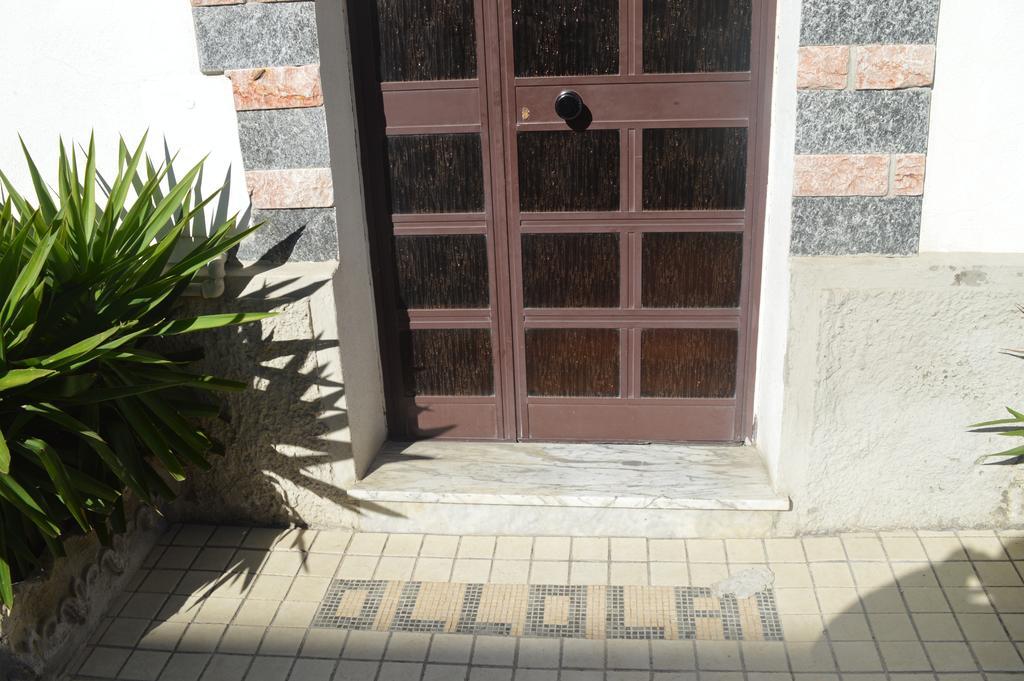 Albergo Ollolai Civitavecchia Buitenkant foto
