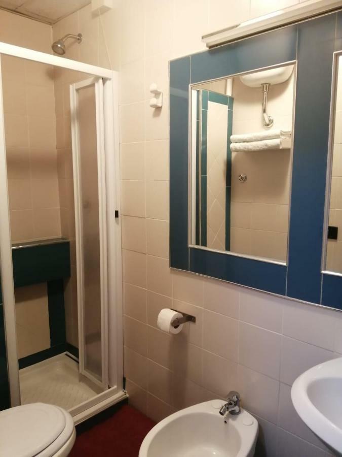 Albergo Ollolai Civitavecchia Buitenkant foto